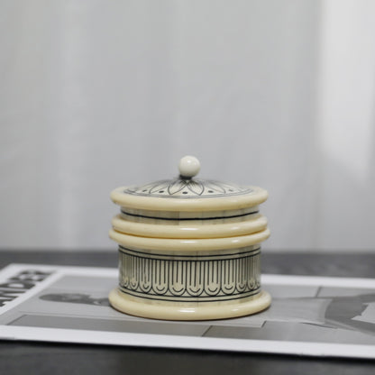Moderne Pferdekopfskulptur