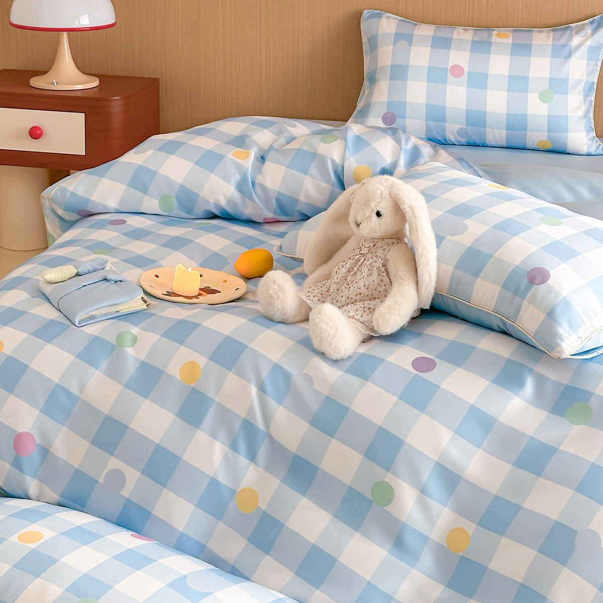 Kinder-Bettwäsche-Set aus Baumwollsatin mit Karomuster, pastellfarbener Tupfen-Akzentierung und Wendeseite