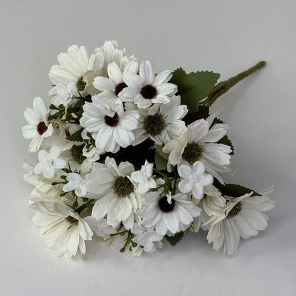 Lebensechter Gänseblümchen Blumenstrauß