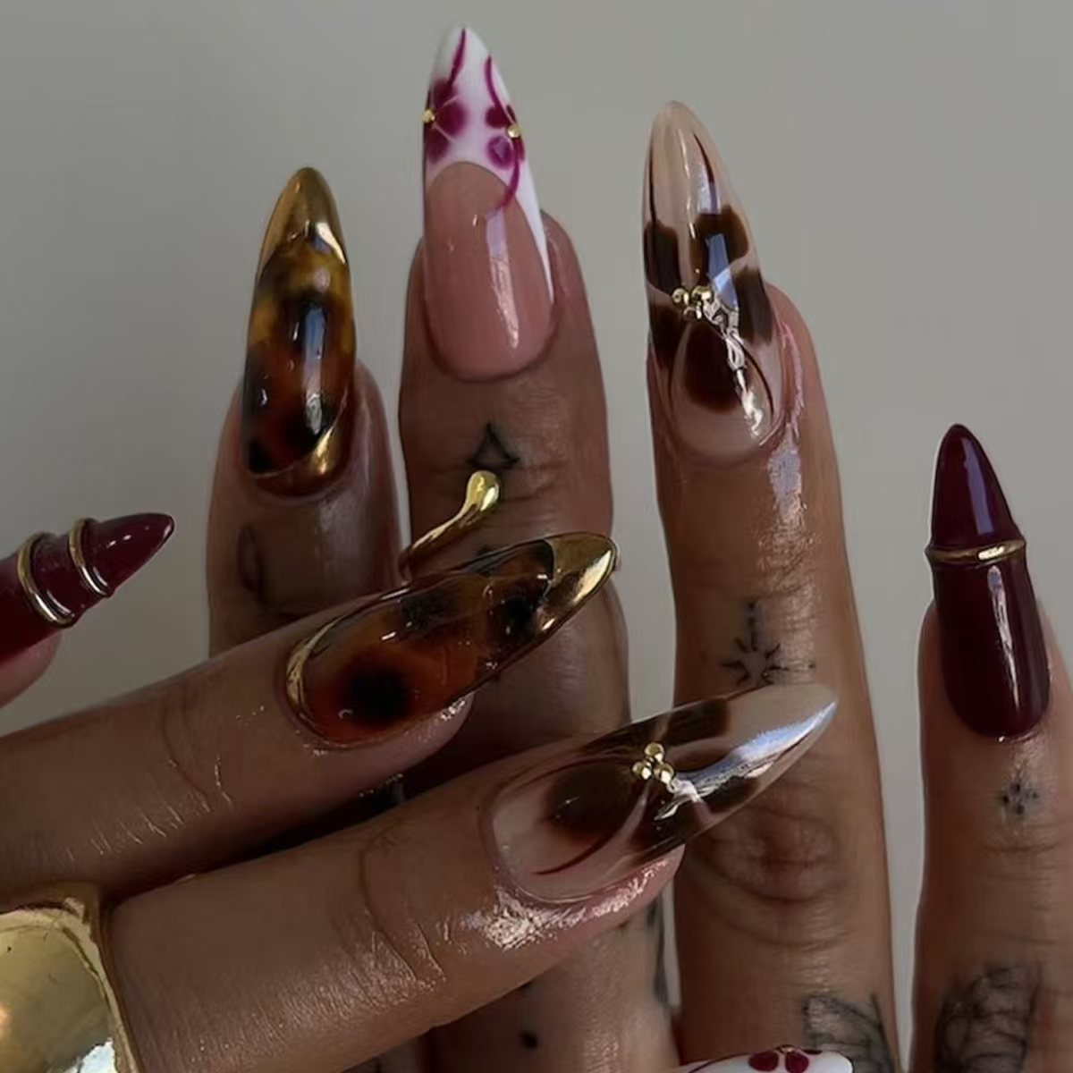Künstlerische Lange Stiletto Press-On Nagelverlängerungen Brehn