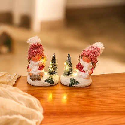 Niedliche Weihnachtsfigur mit Lichterschmuck Brehn
