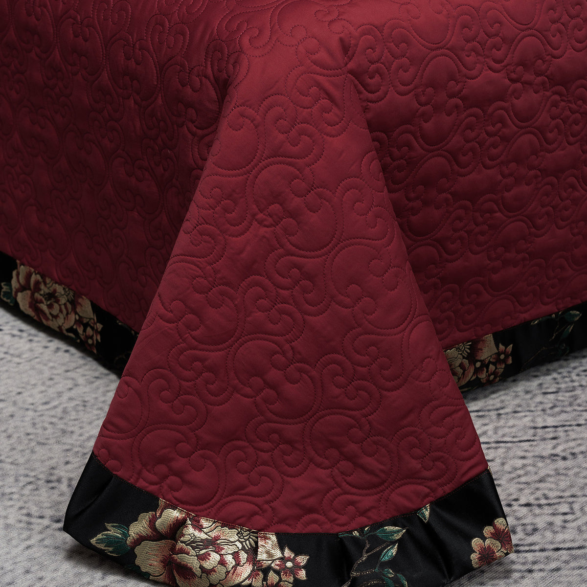 Luxus Satin Floral Jacquard Bettbezug Set mit gesteppter Kissenhülle & dekorativen Kissen