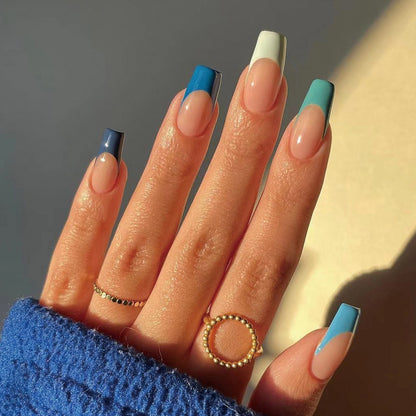 Kunstvolle Nagelverlängerungen mit präzisem Farbverlauf und eleganten Akzenten Brehn