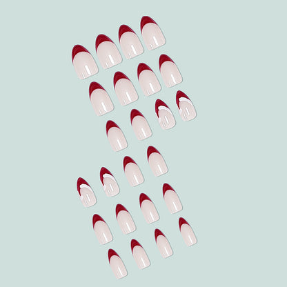 Kunstvolle Stiletto-Nägel Brehn