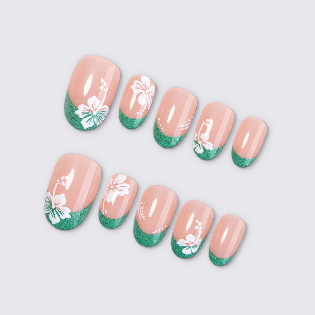 Kunstnagelset mit stilvollen floralen Akzenten Brehn