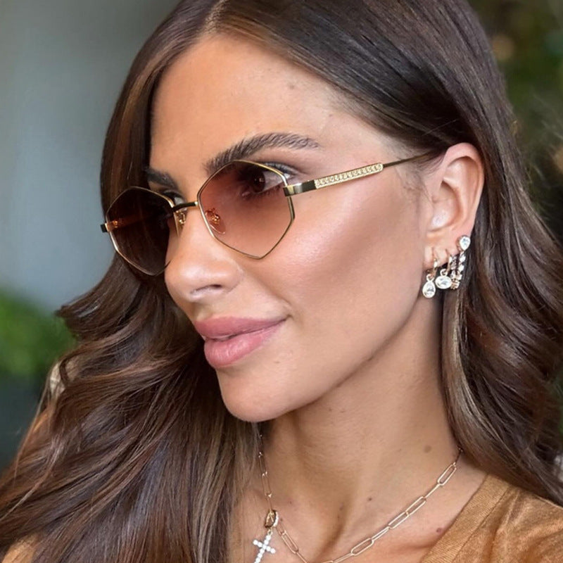 Damen hexagonale Sonnenbrille mit eleganten Metallakzenten und UV-Schutz Brehn