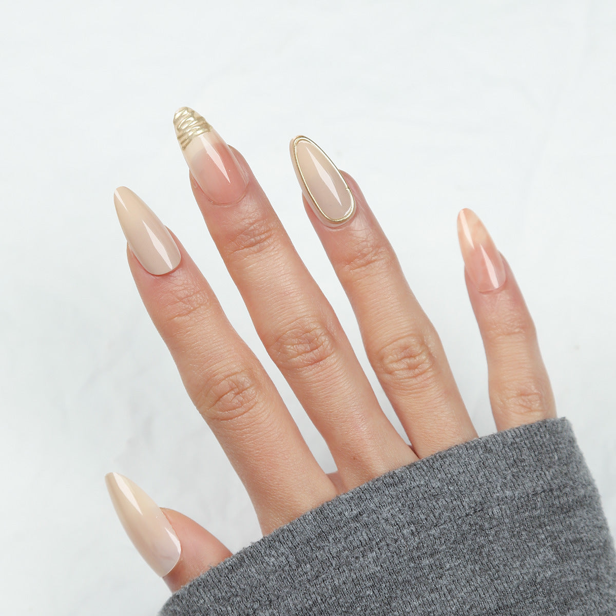 Elegantes Stiletto Press-On Nagelkunst Set Brehn