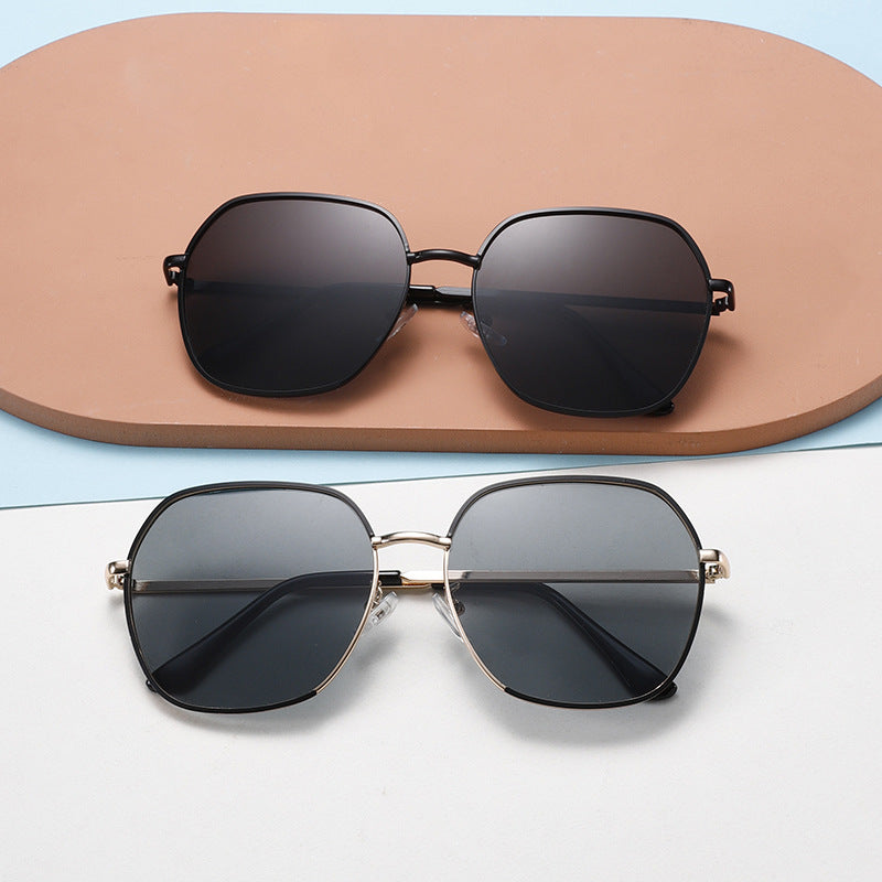 Damen Elegante oversized Sonnenbrille mit hochwertigem Metallrahmen und UV-Schutz Brehn