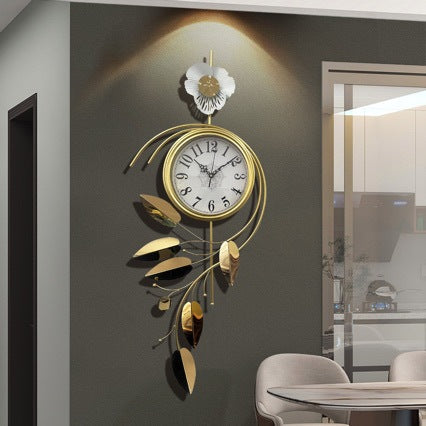 Elegante Florale Wanduhr Brehn