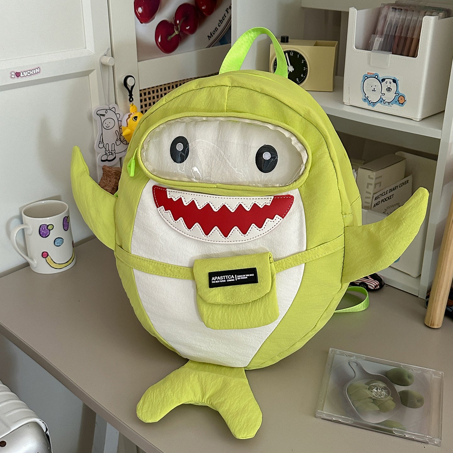 Adorable haiförmiger Schulrucksack