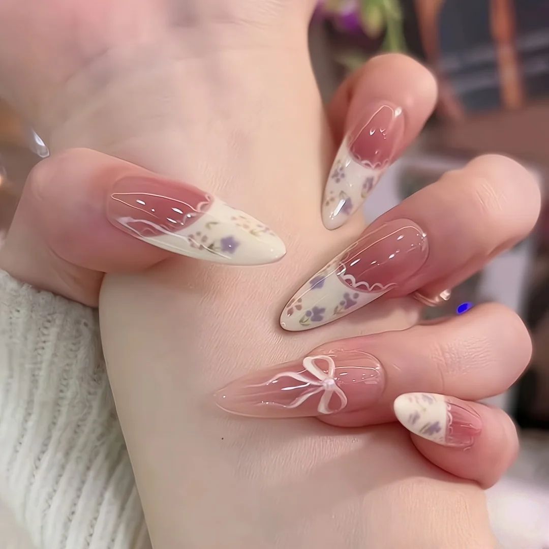 Kunstfingernägel mit Floralem Design Brehn