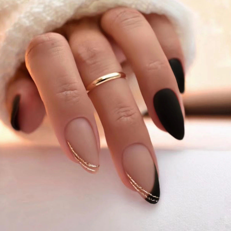 Stylische Nagelkunst-Verzierungen Brehn