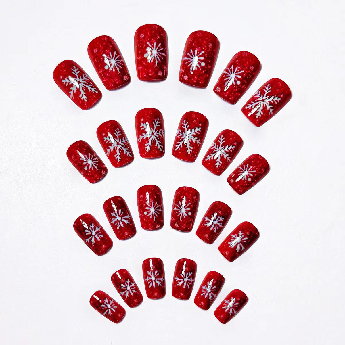 Kreative Nagelkunst mit Festlichem Schneeflocken-Design Brehn