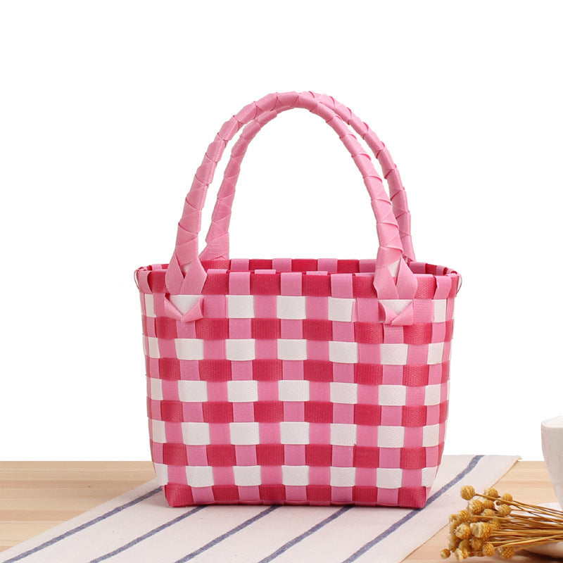 Handtasche Aus Geflochtenem Material mit Stilvollem Karomuster Brehn