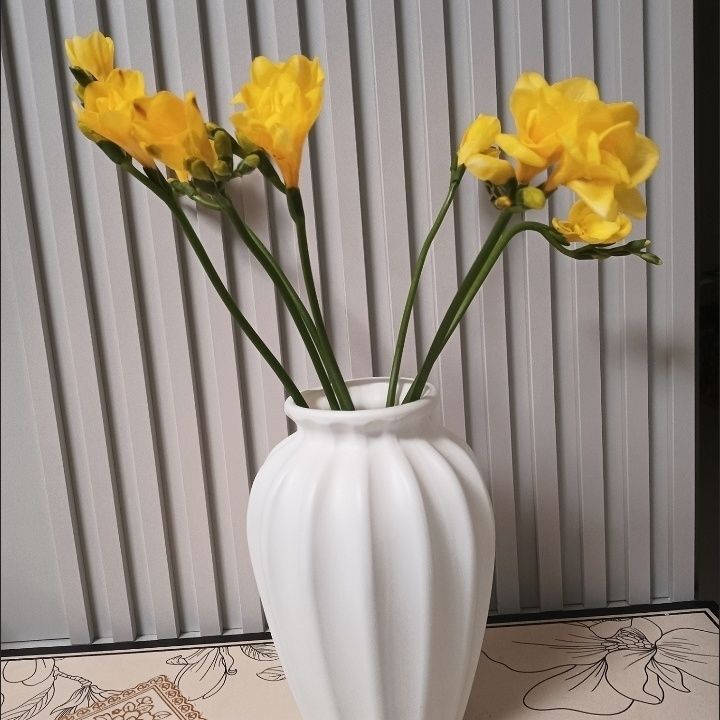 Elegante dekorative Blumenvasen Brehn