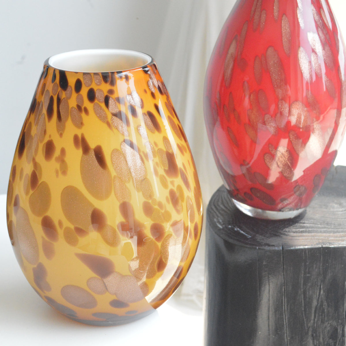 Mouth-Blown Gesprenkelter Glasbirnenvase mit Schmalem Mund und Hochglanz-Finish Brehn