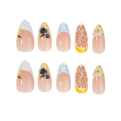 Kunstvolle Nagelverlängerungen mit kreativem Floral-Design Brehn