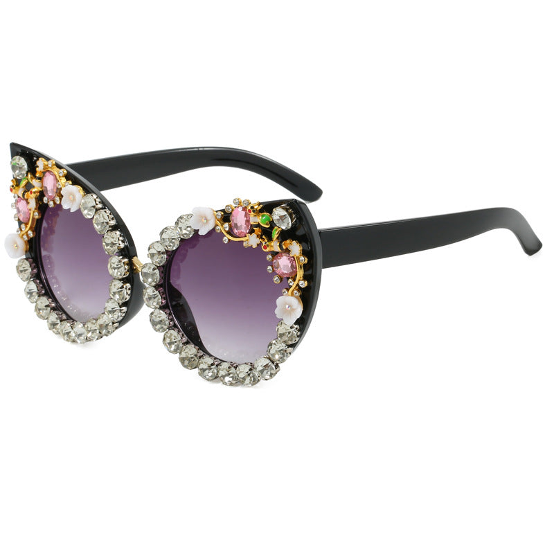 Damen Herzförmige Sonnenbrille mit funkelnden Akzenten Brehn