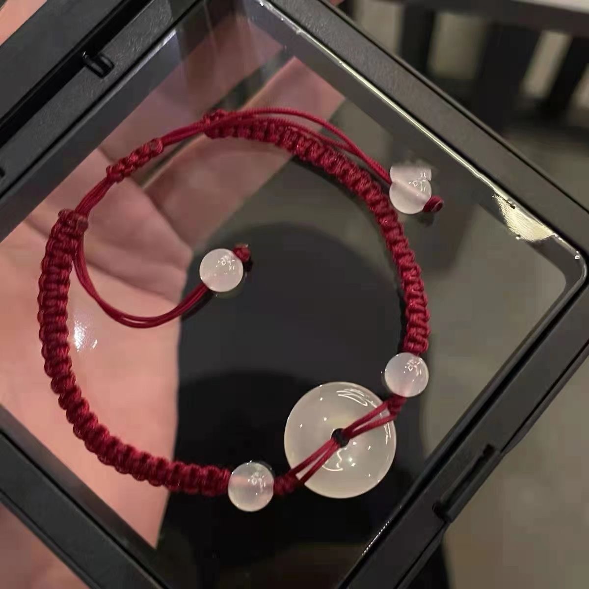 Verstellbares Edelstein-Macrame-Armband Brehn