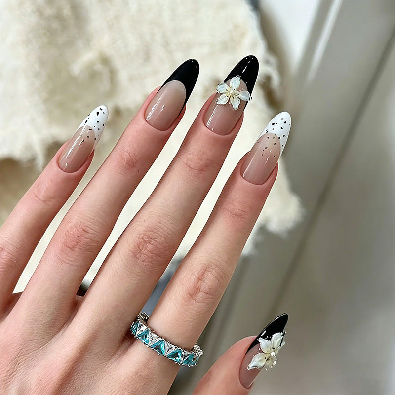 Kunstvolle 3D Nagelspitzen mit maritimem Design Brehn