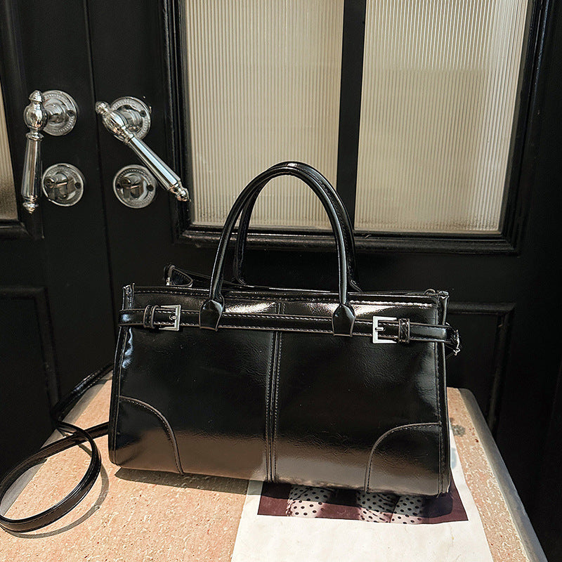 Strukturierte Handtasche