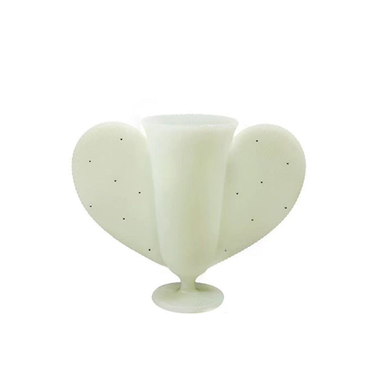 Dekorativer herzförmiger Blumenvase