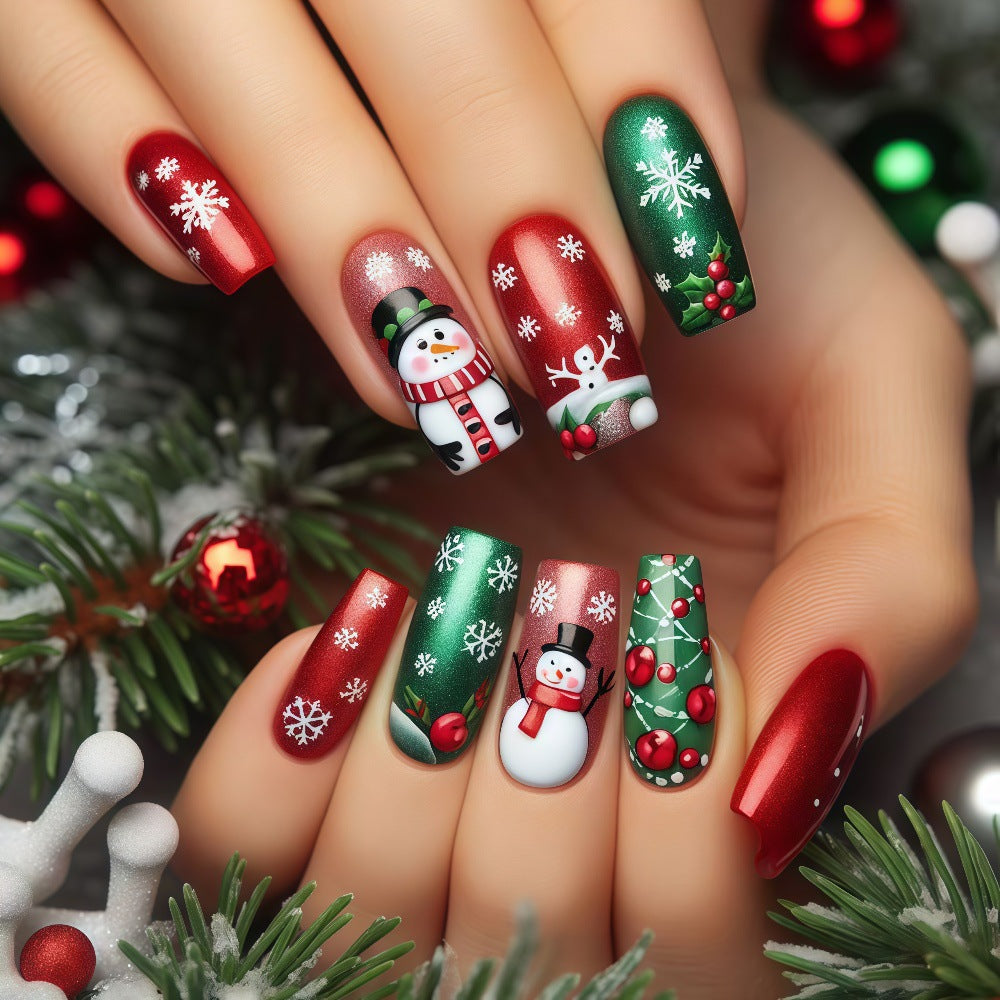 Festliche Kunstnägel mit Weihnachtsmotiven Brehn