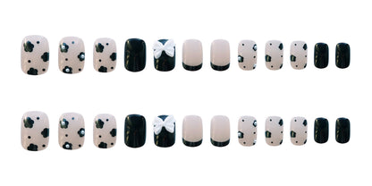 Dekorativer Schleifenakzent Acrylnagel-Set