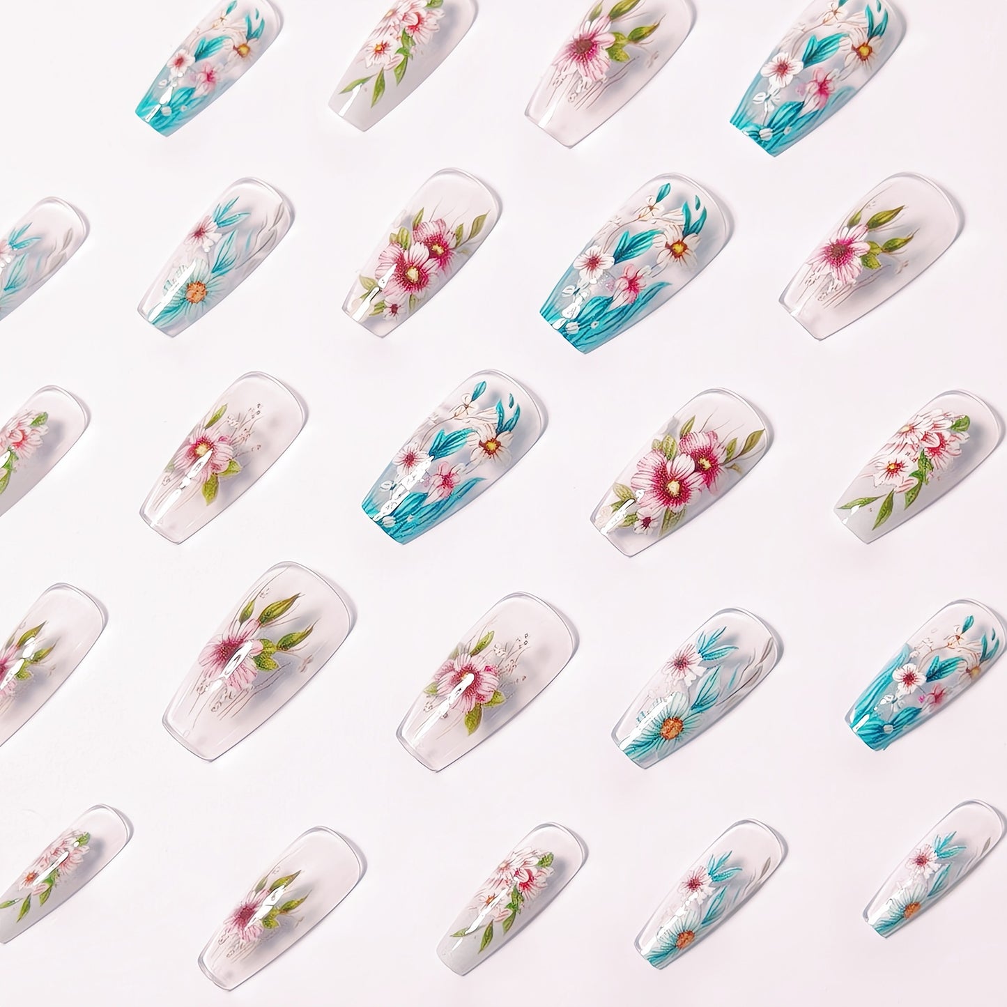 Kunstnageldesign mit Floralen Akzenten Brehn