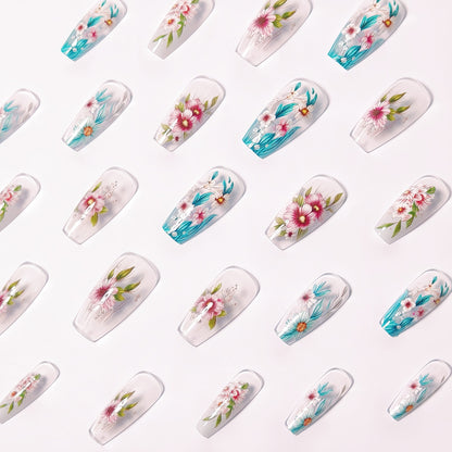 Kunstnageldesign mit Floralen Akzenten Brehn