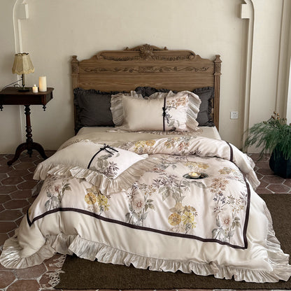 Satin Floral Rüschende Bettbezugset mit Plissiertem Rand und Dekorativen Kissenbezügen
