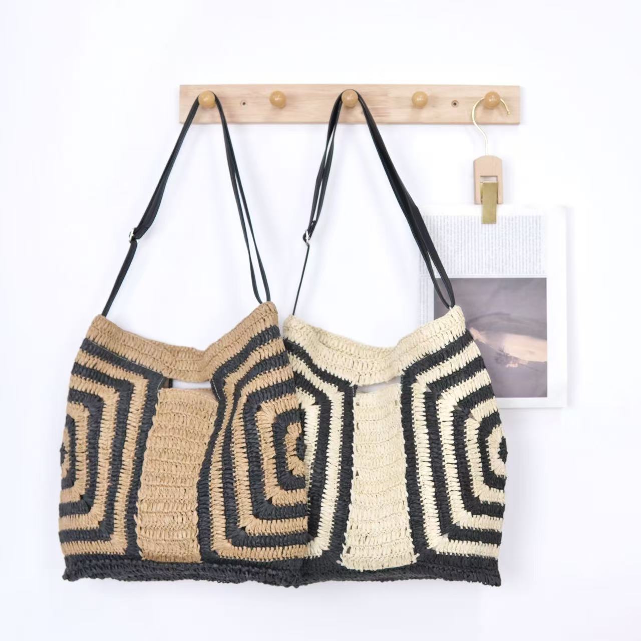 Praktische Shopper-Tasche Aus Natürlichem Material mit Grafischem Design Brehn