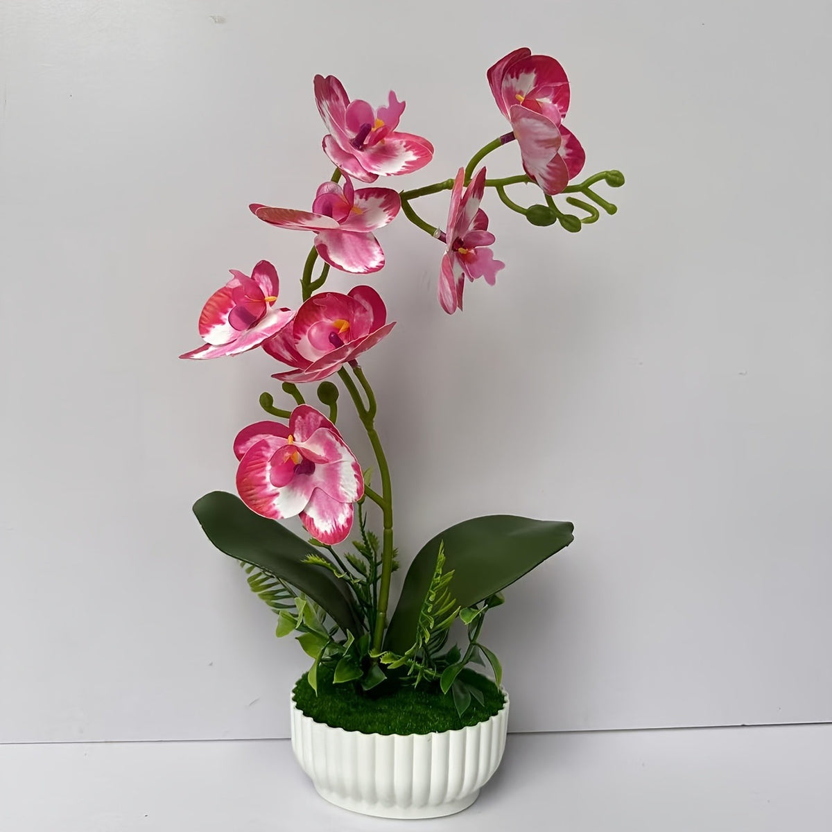 Elegante Faux-Orchideen-Anordnung für die Innendekoration