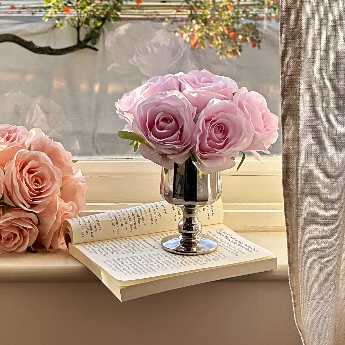 Elegante Kunst-Rosenblumen Arrangement