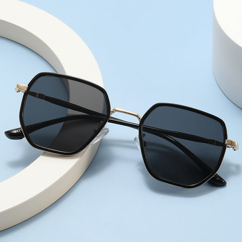 Damen geometrische Sonnenbrille mit elegantem Gläserdesign Brehn
