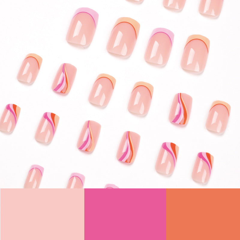 Kunstvolle Nagelkunst im modernen Wellen-Design Brehn