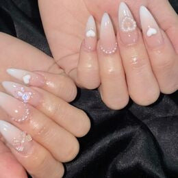 Elegante Nagelkunstverlängerungen Brehn