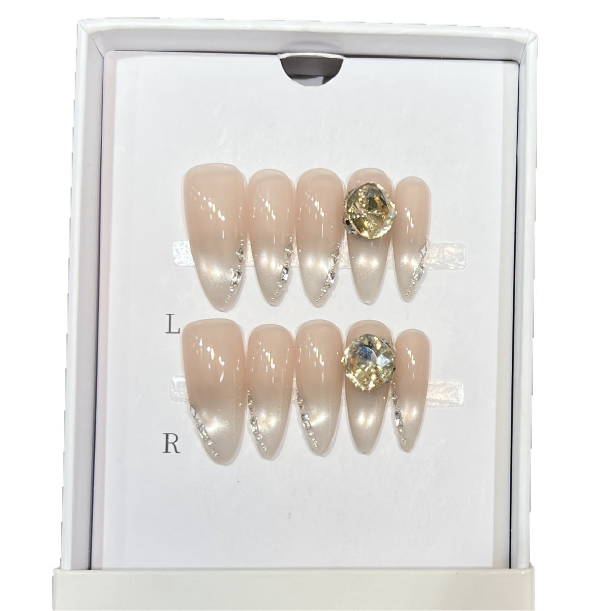 Elegantes Stiletto-Nagelkunst-Set mit Kristallverzierungen Brehn