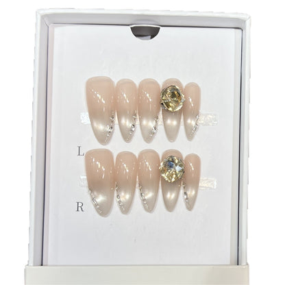 Elegantes Stiletto-Nagelkunst-Set mit Kristallverzierungen Brehn