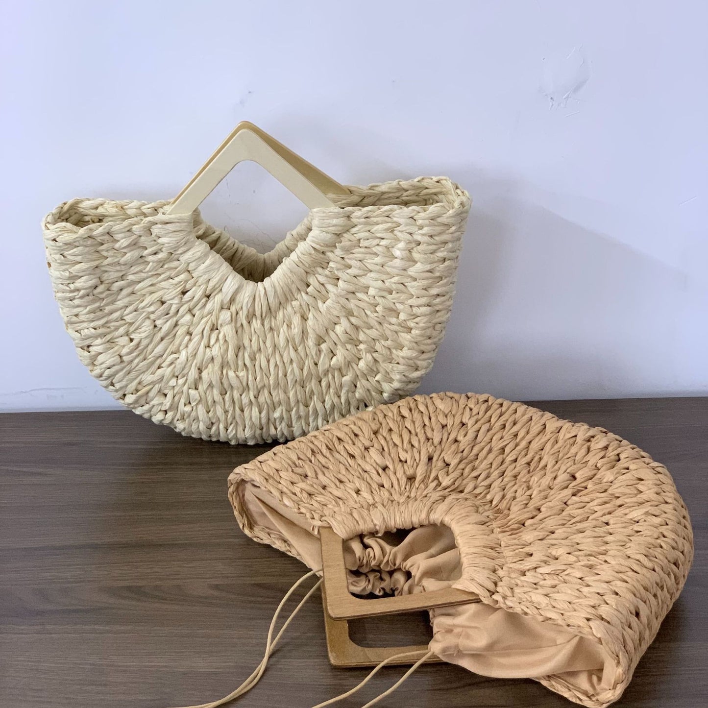 Handtasche Aus Nachhaltigem Geflochtenem Material mit Stilvollem Design Brehn