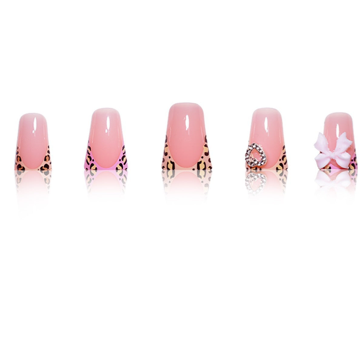 Dekoratives thematisches Press-On-Nagelset Brehn