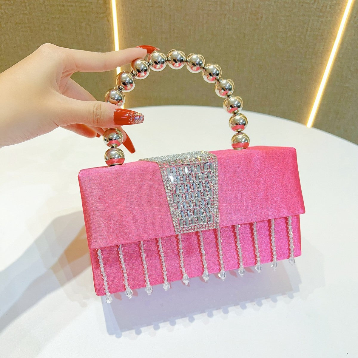 Vintage-inspirierte Perlen-Abendhandtasche