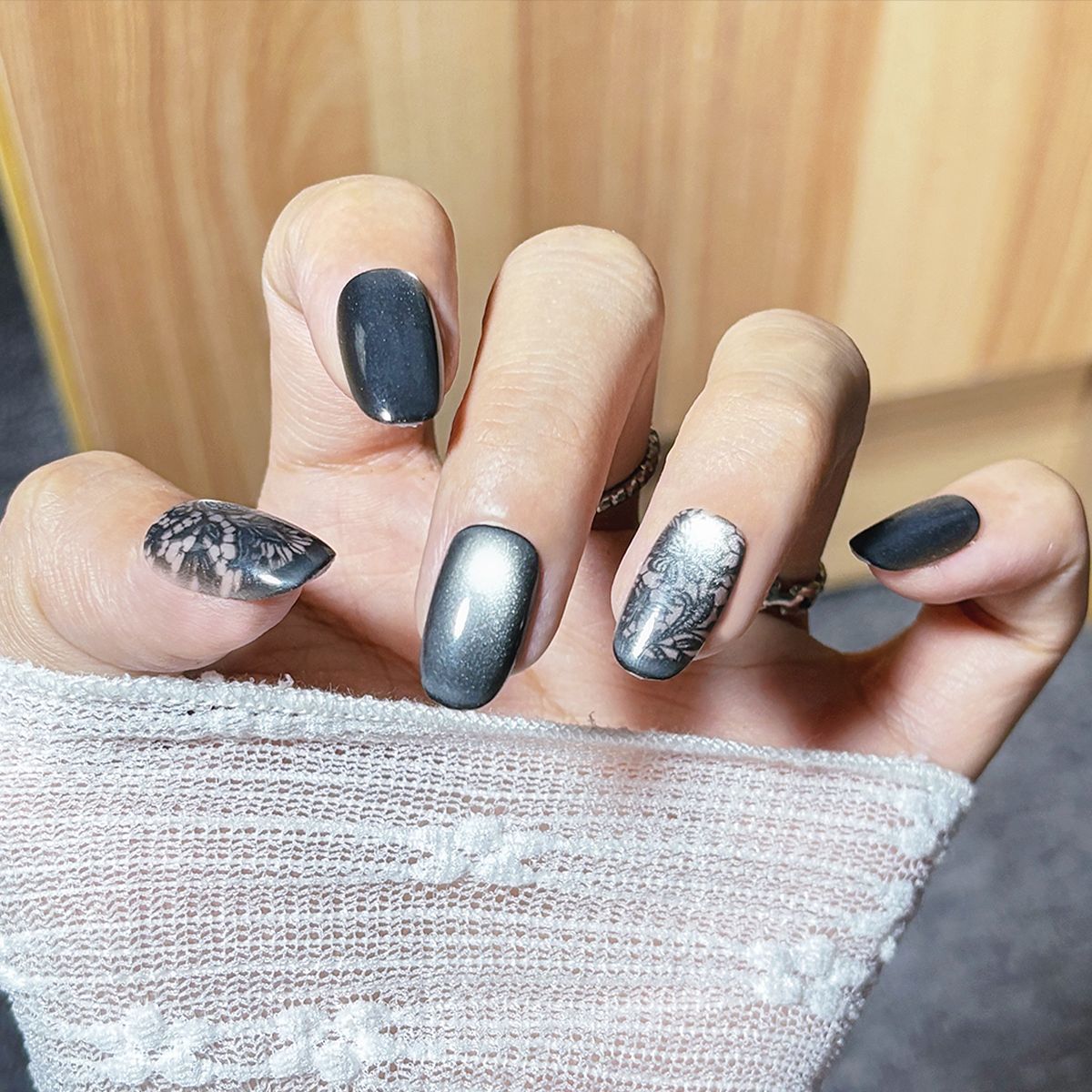 Dekorative Press-On Nail Art Tipps Brehn