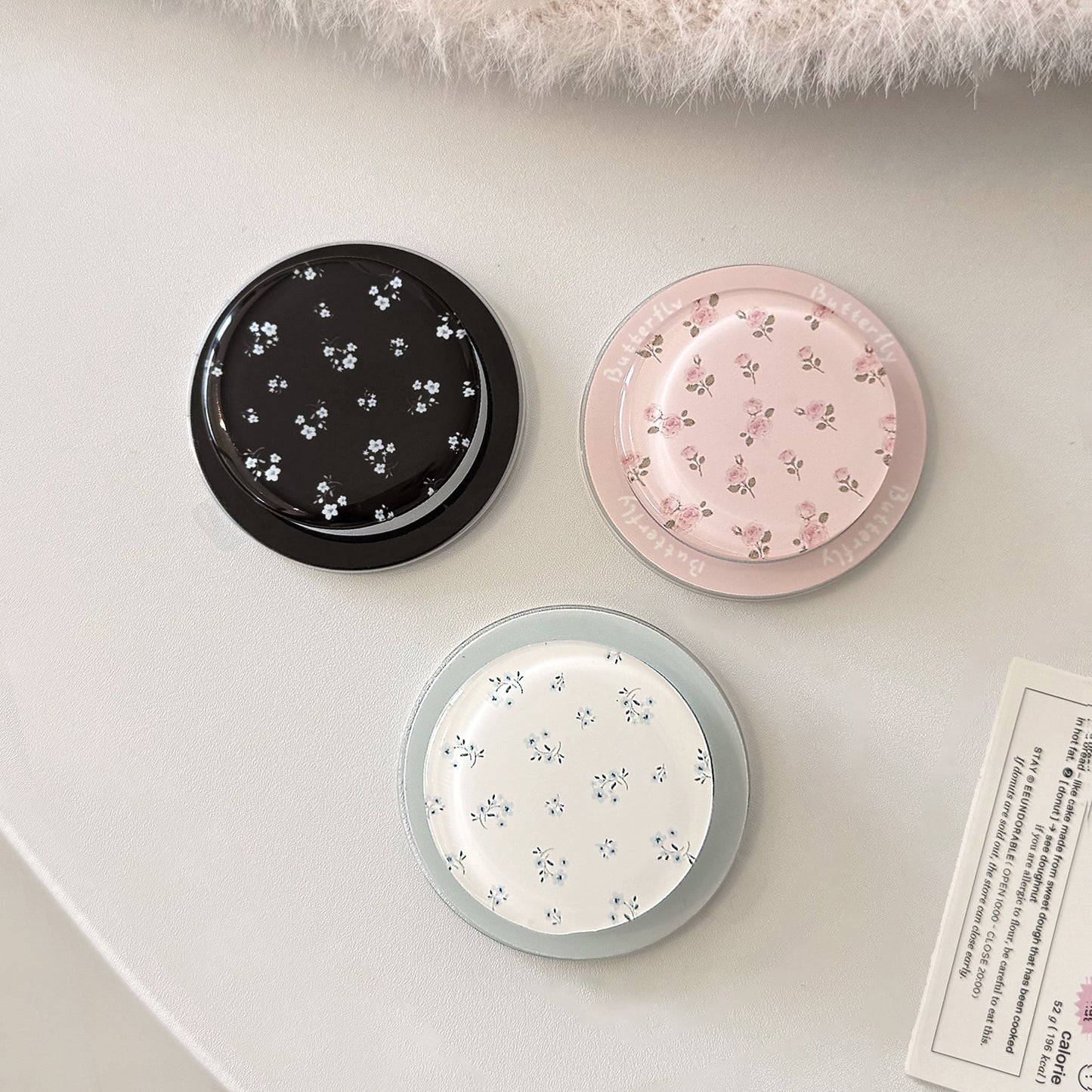 Dekorativer Keramik-Untersetzer mit floralem Design Brehn