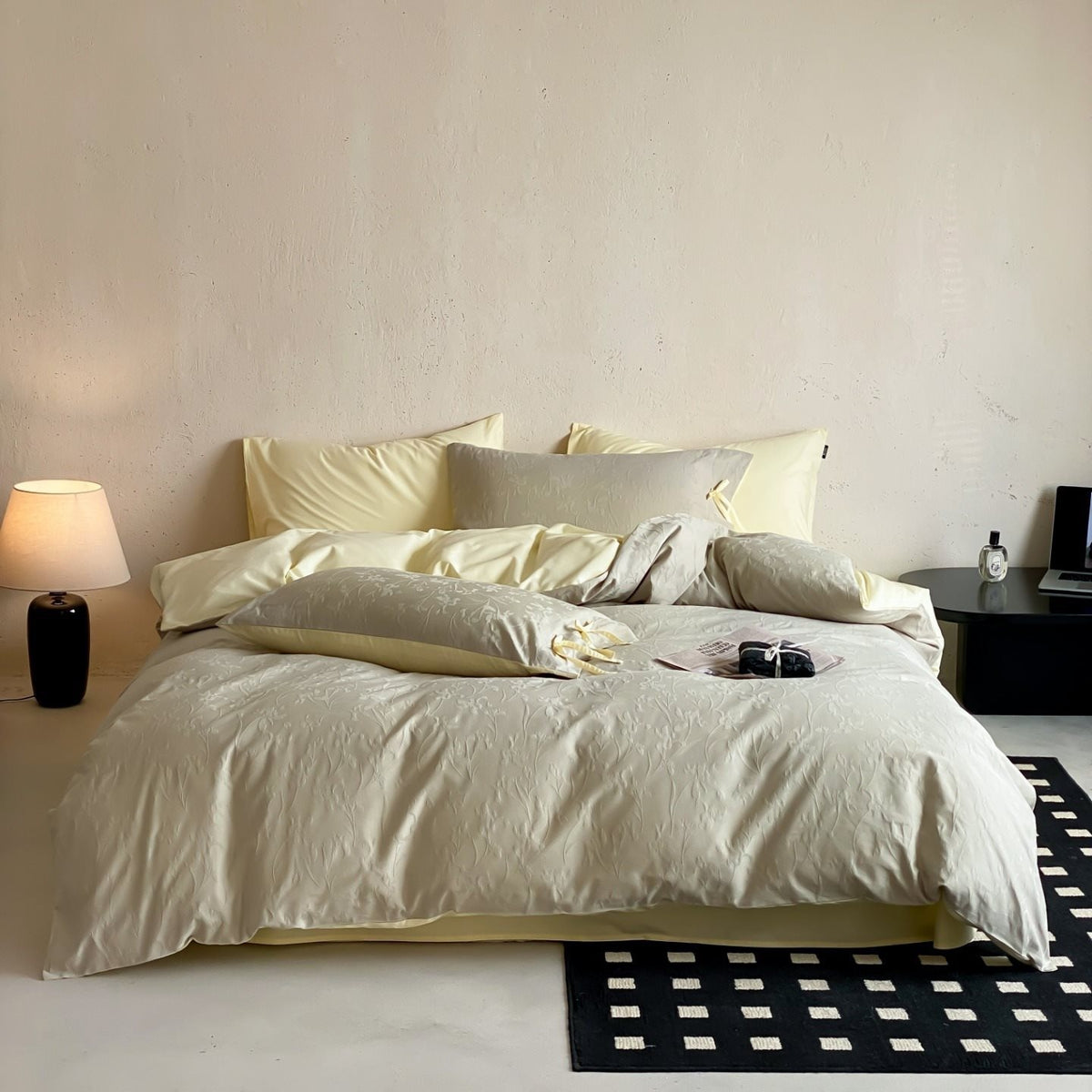 Elegantes Baumwollsatin-Bettwäscheset mit Wendefunktion und Bindebändern