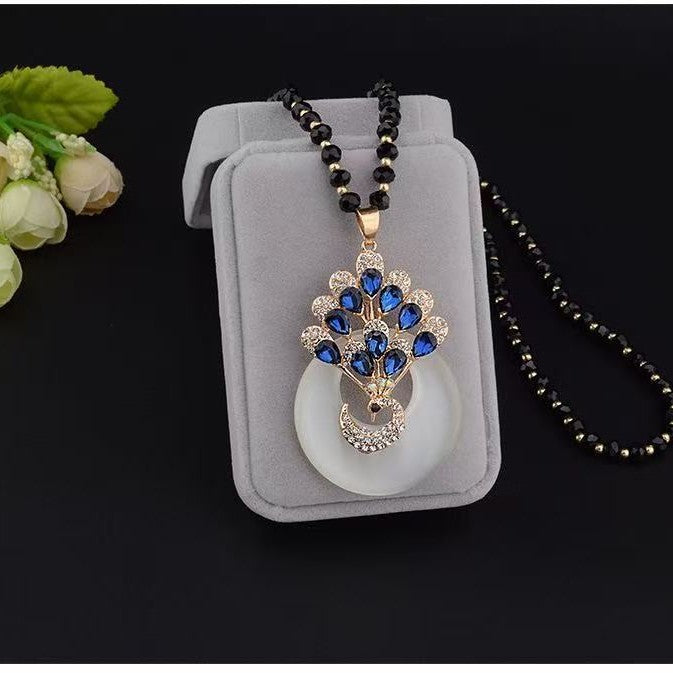 Verziertes Anhänger-Halsband Brehn