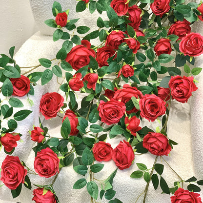 Dekorativer Blumen-Wandgirlande