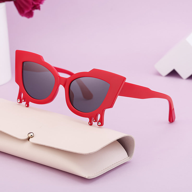 Damen Exklusive Katzenaugen-Sonnenbrille mit kunstvollen Details Brehn