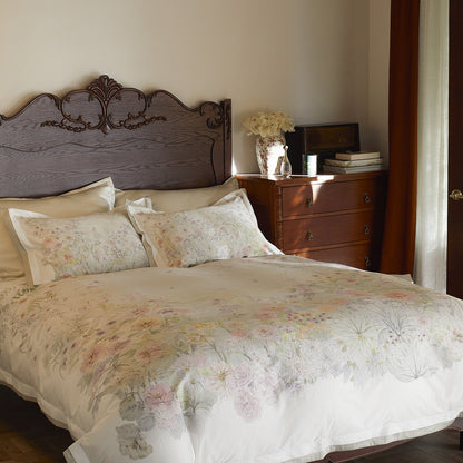 Umkehrbare florale Baumwollsatin-Bettbezugset mit besticktem Rand & Kopfkissenbezügen
