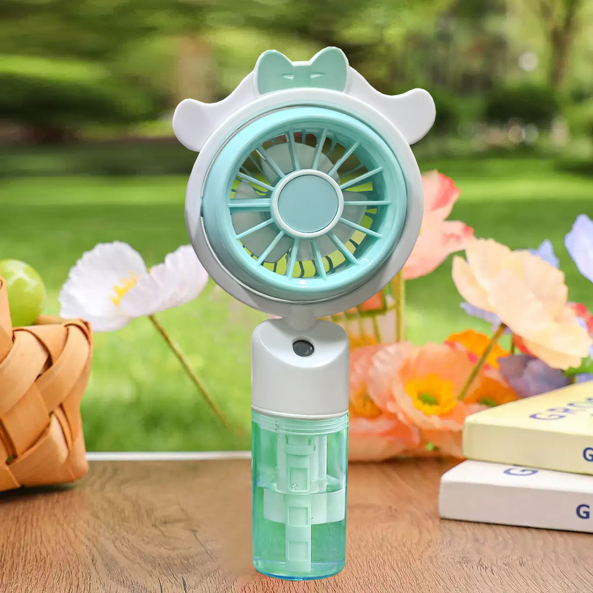Damen tragbarer Mini-Lüfter mit Sprühfunktion Brehn